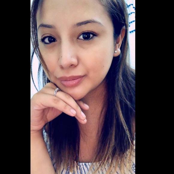 Meet your Posher, Rocio - Picture 1 of 1